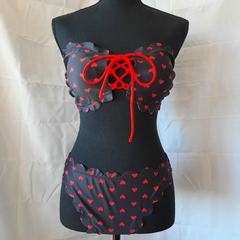 3pc Bikini Set & Mesh Skirt Swim Suit Red Hearts Black Womens Sz Large - Picture 2 of 16
